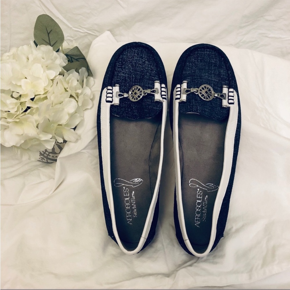 AEROSOLES Black Textured Sole